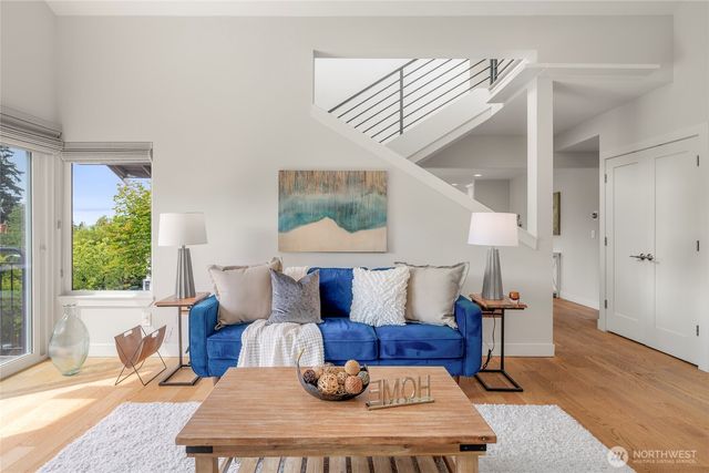 9226 25th Avenue NW, Seattle, WA 98117