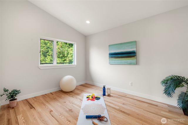 9226 25th Avenue NW, Seattle, WA 98117
