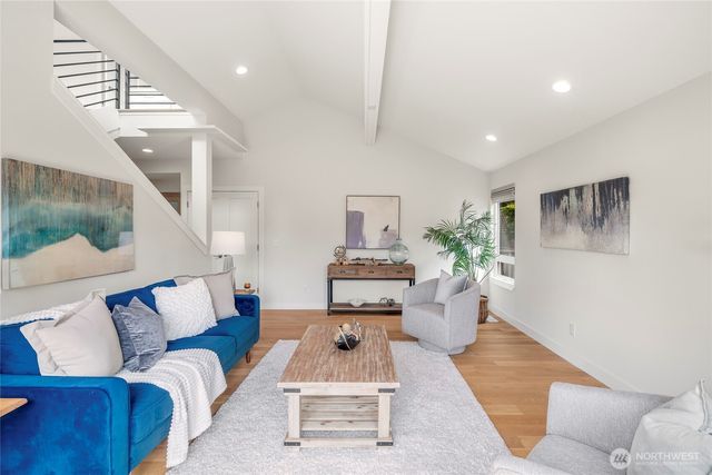 9226 25th Avenue NW, Seattle, WA 98117