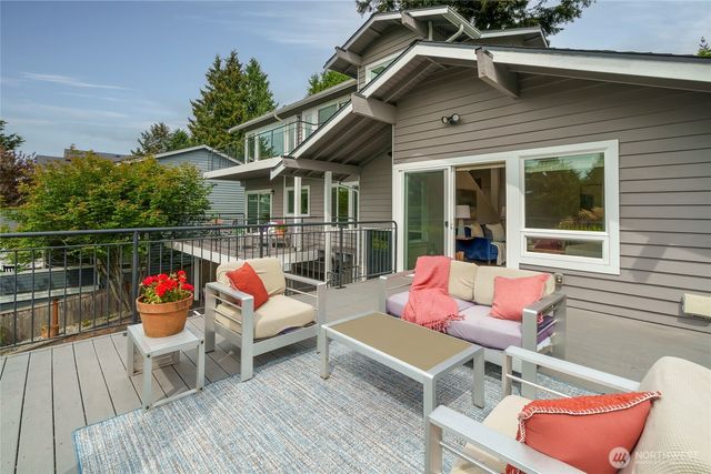 9226 25th Avenue NW, Seattle, WA 98117