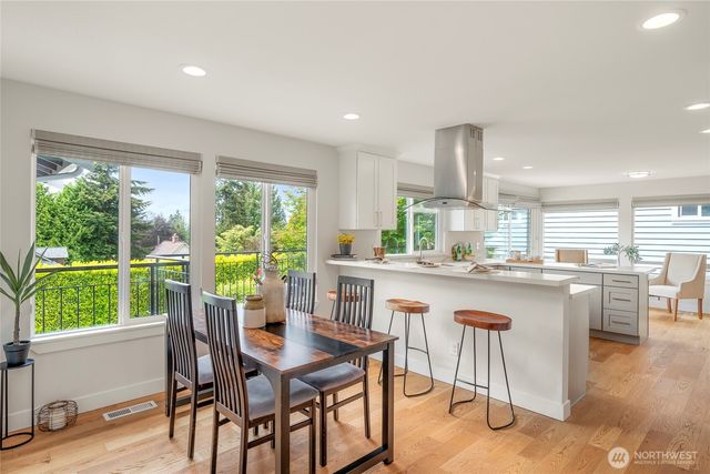 9226 25th Avenue NW, Seattle, WA 98117