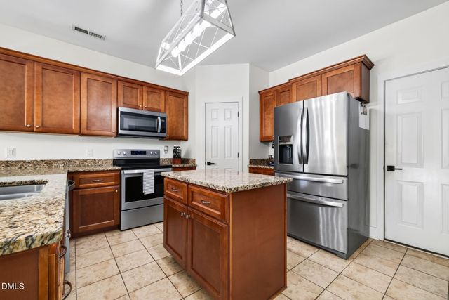 1140 Country Club Lane, Zebulon, NC 27597