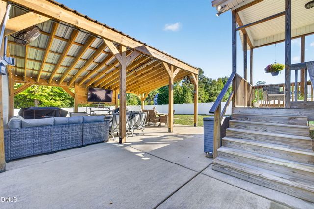 1140 Country Club Lane, Zebulon, NC 27597