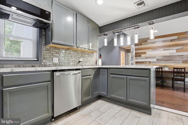 320 MAPLE ST, Warminster, PA 18974
