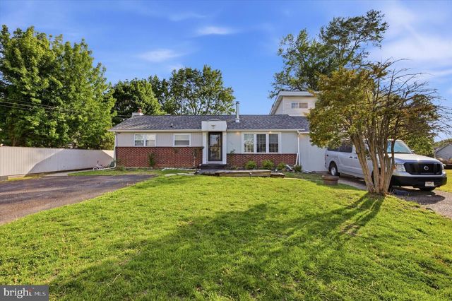 320 MAPLE ST, Warminster, PA 18974