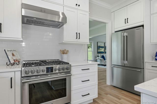 333 Concord Court, Dix Hills, NY 11746