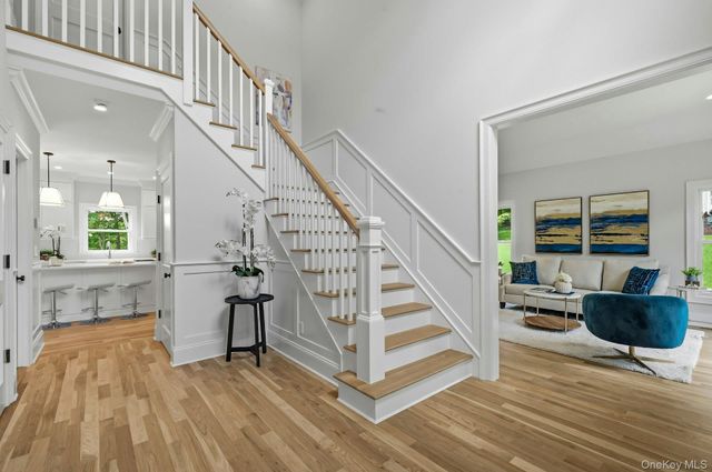 333 Concord Court, Dix Hills, NY 11746