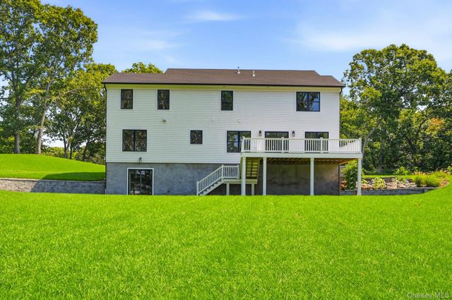 333 Concord Court, Dix Hills, NY 11746