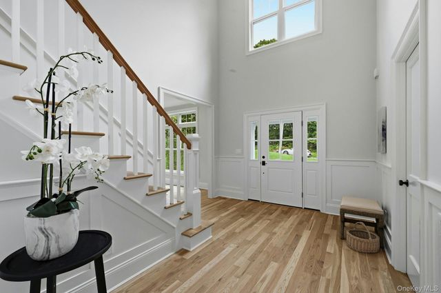 333 Concord Court, Dix Hills, NY 11746