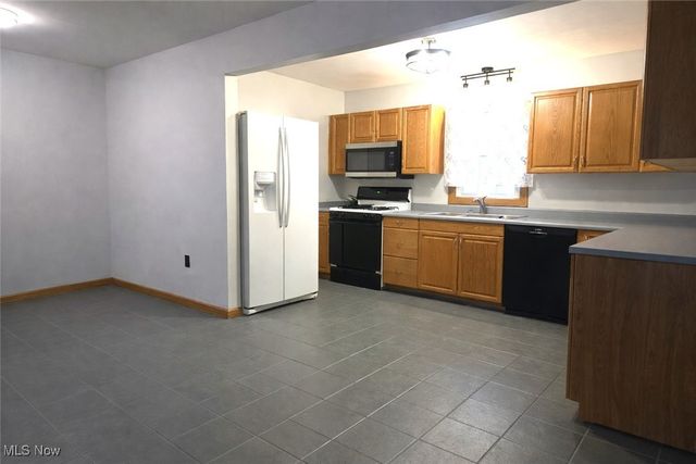 512 North Street, Duncan Falls, OH 43734