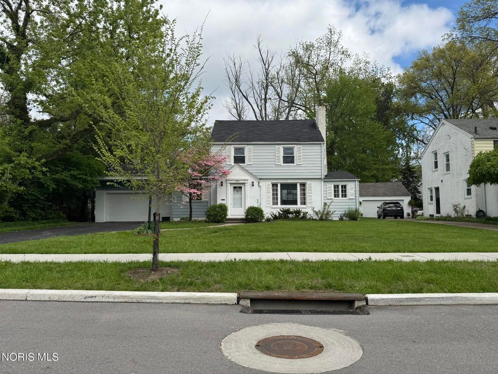 2502 Bexford Place, Ottawa Hills, OH 43606