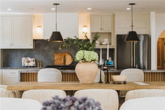 642 N Cahuenga, Los Angeles, CA 90004