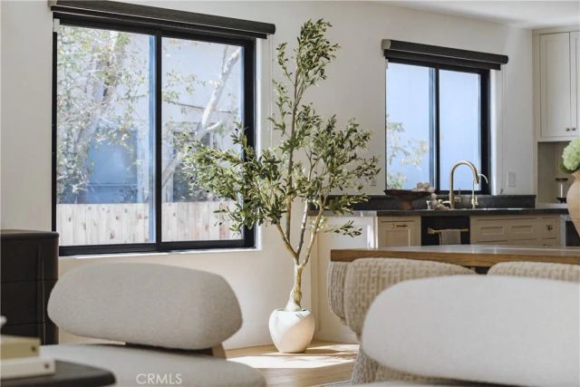 642 N Cahuenga, Los Angeles, CA 90004