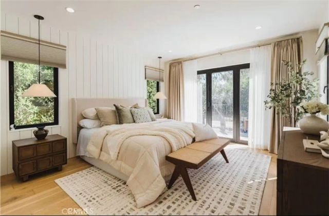 642 N Cahuenga, Los Angeles, CA 90004