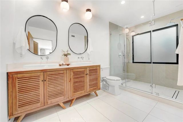 642 N Cahuenga, Los Angeles, CA 90004