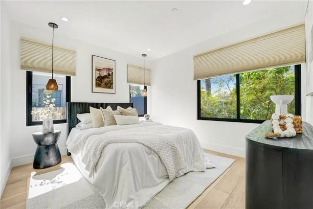 642 N Cahuenga, Los Angeles, CA 90004