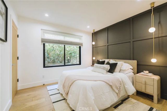 642 N Cahuenga, Los Angeles, CA 90004