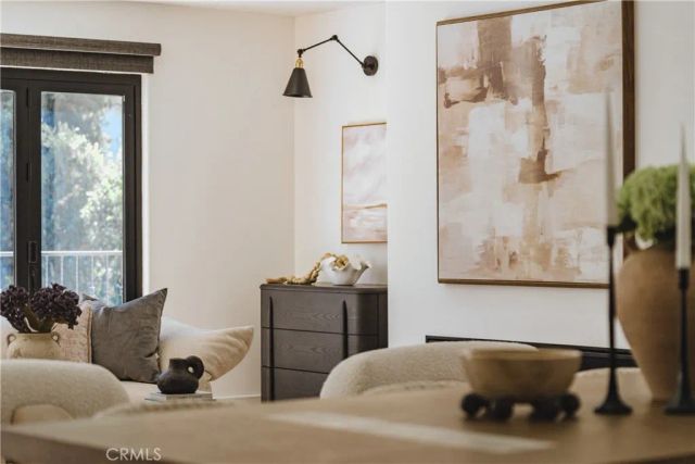 642 N Cahuenga, Los Angeles, CA 90004