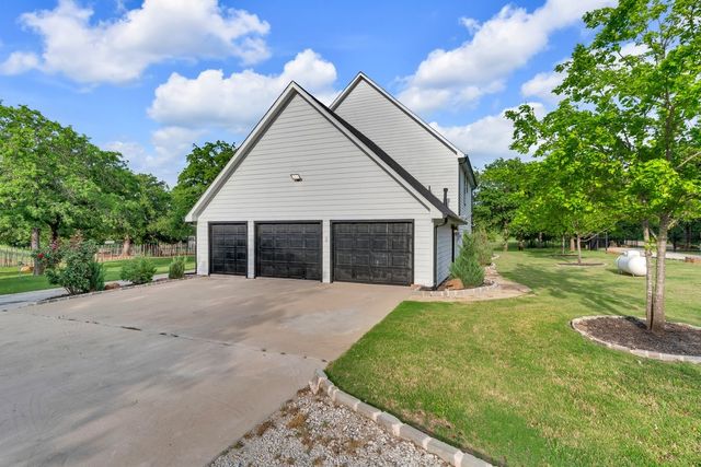 268 Lacy Drive, Lipan, TX 76462