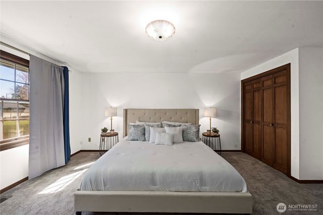 1825 Rainier Court, Sumner, WA 98390