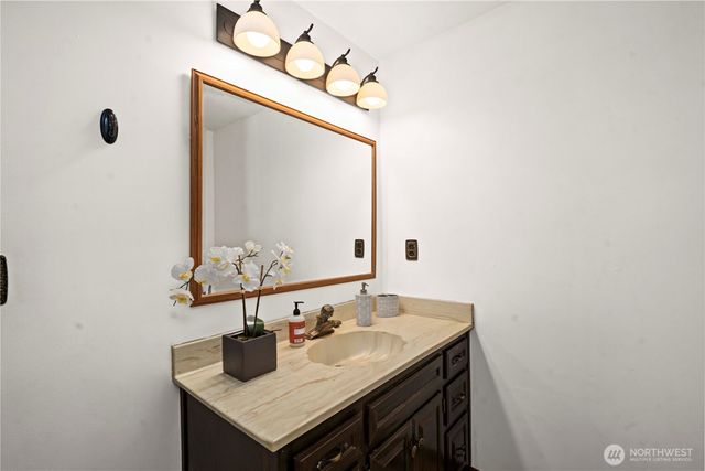 1825 Rainier Court, Sumner, WA 98390