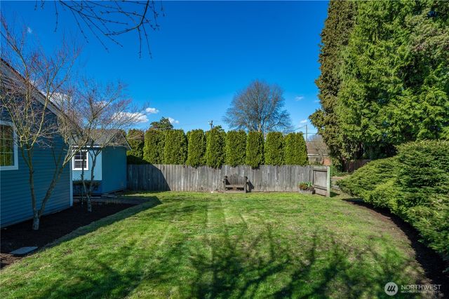 1825 Rainier Court, Sumner, WA 98390