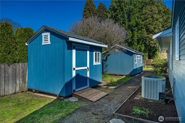 1825 Rainier Court, Sumner, WA 98390