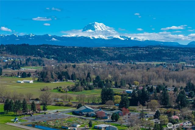 1825 Rainier Court, Sumner, WA 98390