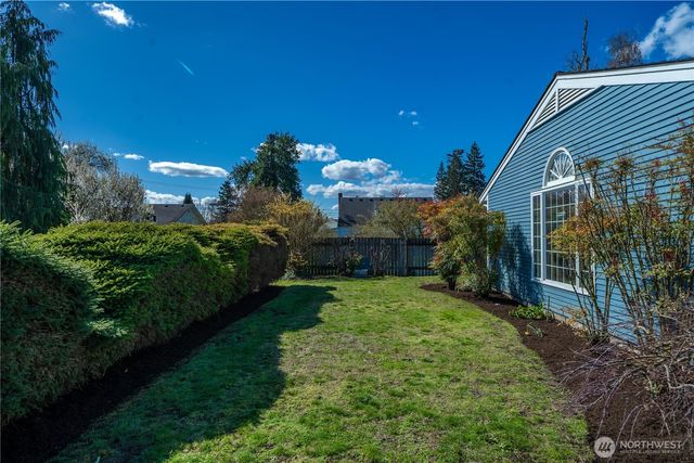 1825 Rainier Court, Sumner, WA 98390