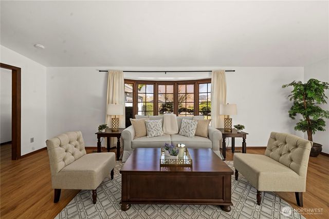 1825 Rainier Court, Sumner, WA 98390