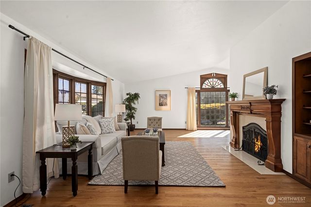 1825 Rainier Court, Sumner, WA 98390