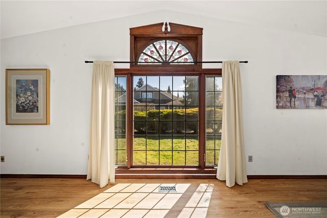 1825 Rainier Court, Sumner, WA 98390