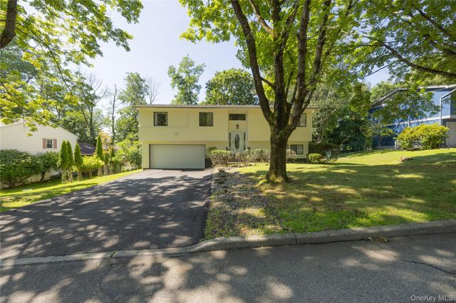 23 Carriage Lane, Spring Valley, NY 10977