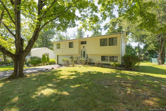 23 Carriage Lane, Spring Valley, NY 10977