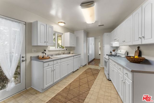 606 Thrift Road, Malibu, CA 90265