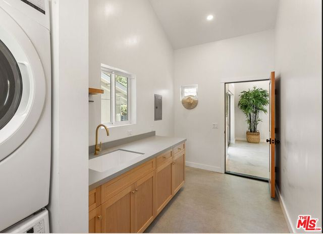 606 Thrift Road, Malibu, CA 90265