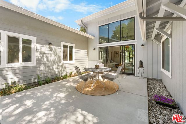 606 Thrift Road, Malibu, CA 90265