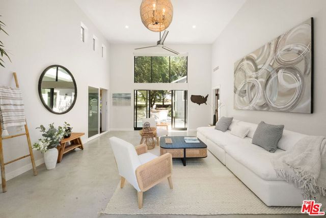 606 Thrift Road, Malibu, CA 90265