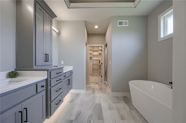 2615 NE 91st Place, Kansas City, MO 64156
