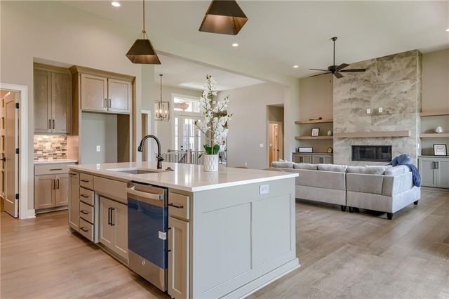 2615 NE 91st Place, Kansas City, MO 64156