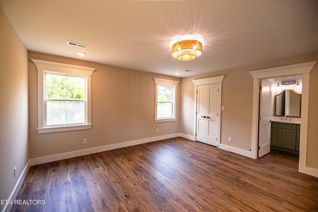 747 Maple Grove St, Maryville, TN 37801