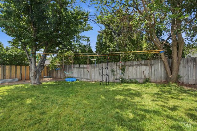 7940 W Galena Dr, Boise, ID 83709