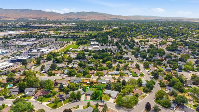 7940 W Galena Dr, Boise, ID 83709