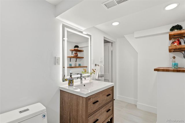 966 S York Street, Denver, CO 80209