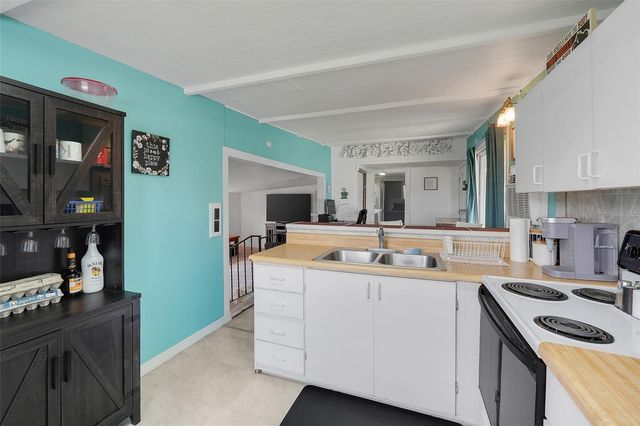 1405 WESTLAND DR, Tavares, FL 32778