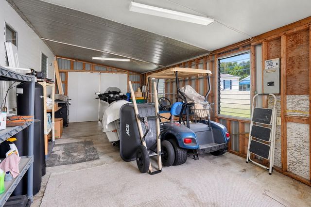 1405 WESTLAND DR, Tavares, FL 32778