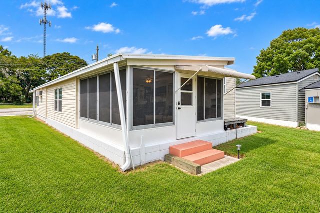 1405 WESTLAND DR, Tavares, FL 32778