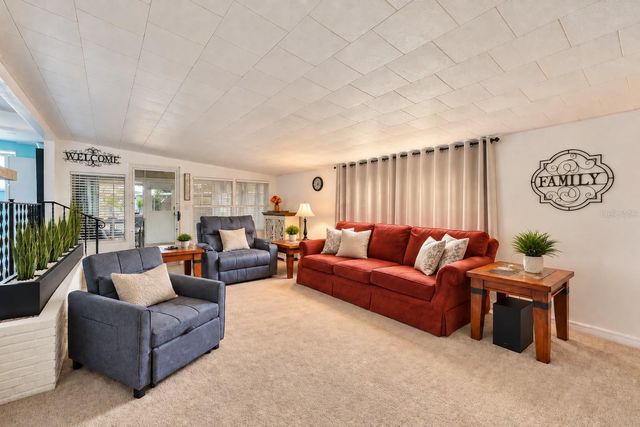 1405 WESTLAND DR, Tavares, FL 32778