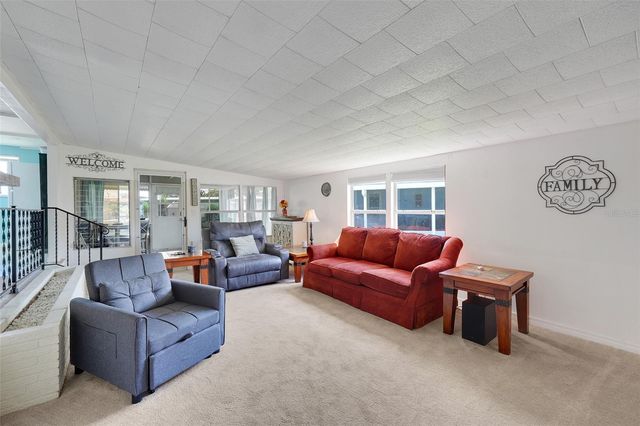 1405 WESTLAND DR, Tavares, FL 32778