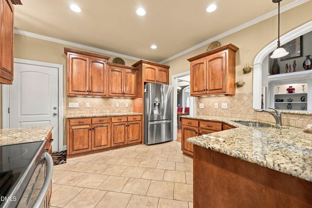 35 Broomhill Court, Clayton, NC 27527